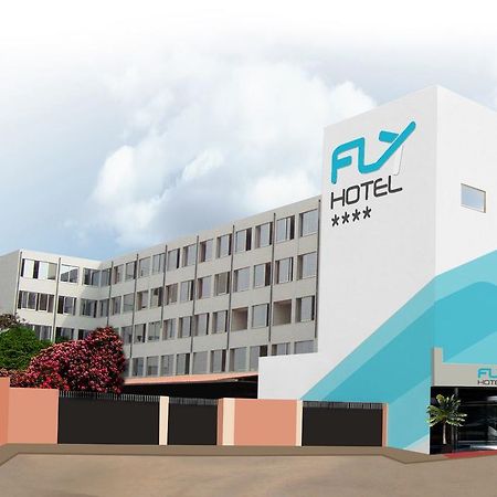 Fly Hotel Luanda Exterior foto