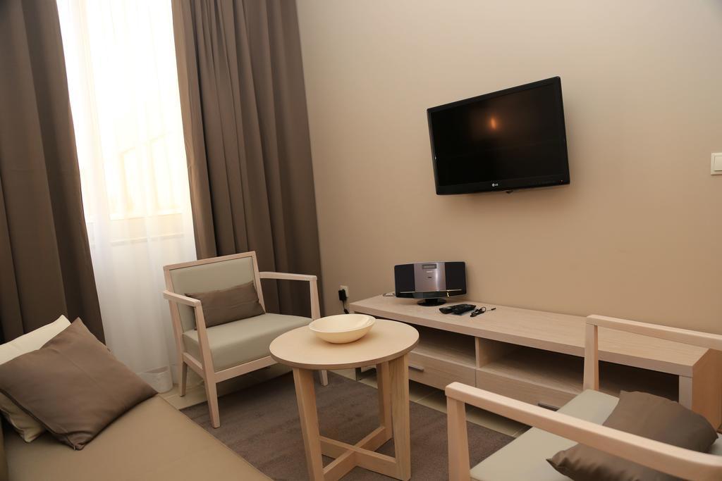 Fly Hotel Luanda Exterior foto