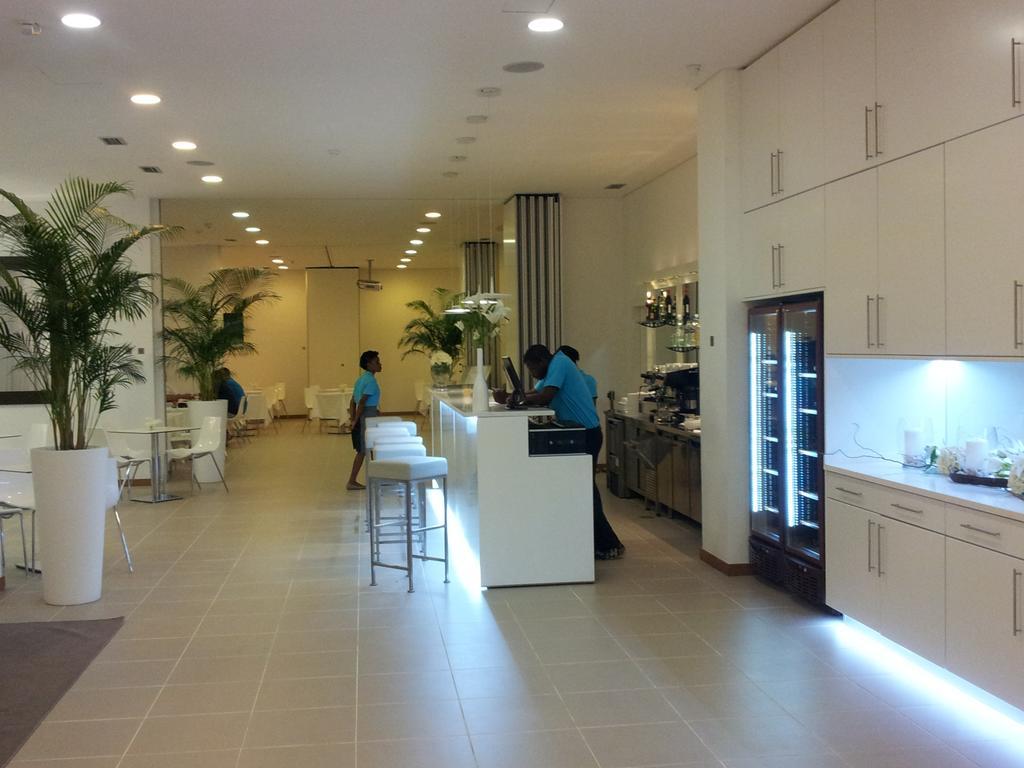 Fly Hotel Luanda Exterior foto